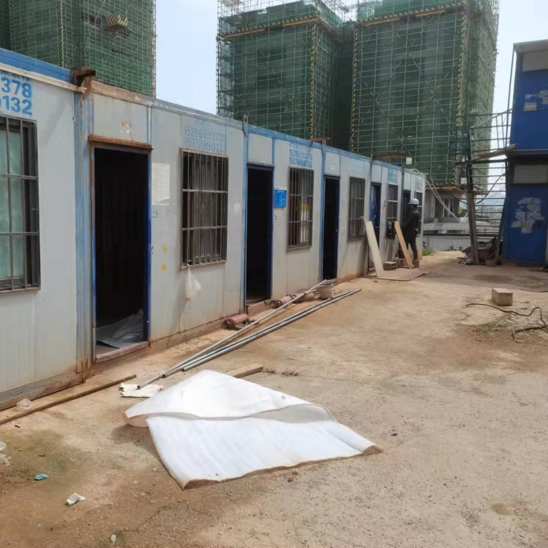 青秀\\厂房拆除回收：让废弃建筑重获新生\\